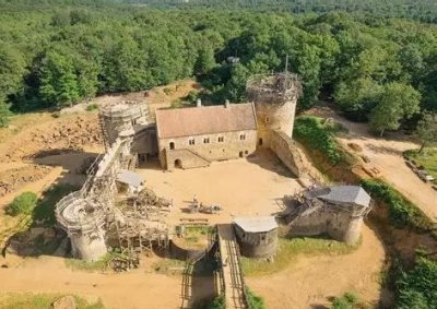 Guédelon